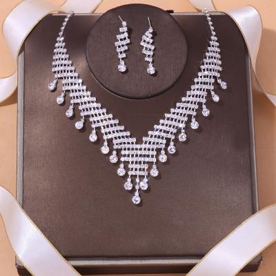 China High Quality Vintage Bridal Jewelry Set Accessories Rhinestone Necklace Earrings Two Piece Set Bridal Jewelry Set for sale