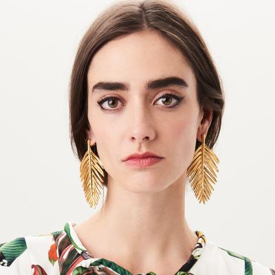 China European famous temperament of goods 2020 new soft jewelry metal leaf shape earrings earrings and American brand for sale