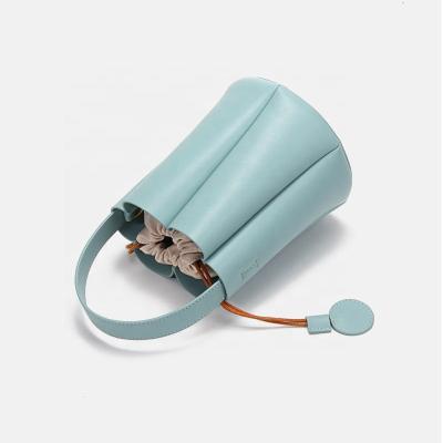 China Wholesale GENUINE LEATHER Fashion Purse Handbags Women Small Cross Body Teen Shoulder Bag Fashion String Bucket Bag Compound Bags for sale