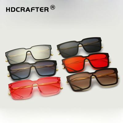 China New box sunglasses HDCRAFTER fashion outdoor women's sunglasses leisure mirror thin legs oversized sunglasses UV400 protection for sale