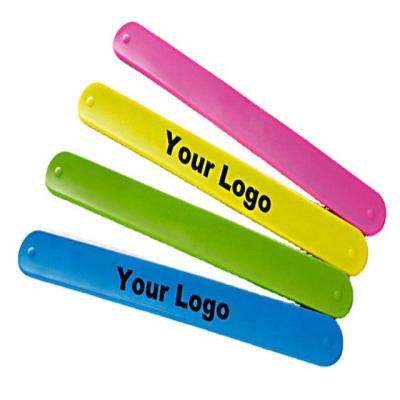 China Soft Flexible Creative Silicone Wristband Hologram Slap Wristband Flash Items Shape Slap Band Promotional Items Cheapest Price Flash Wristband for sale