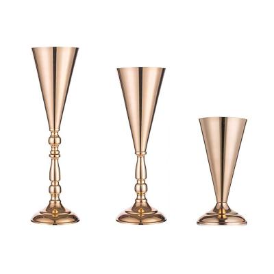 China Jane Love Wholesale Wedding Decor Metal Gold Flower Stand Table Centerpieces Modern Wedding Vase for sale