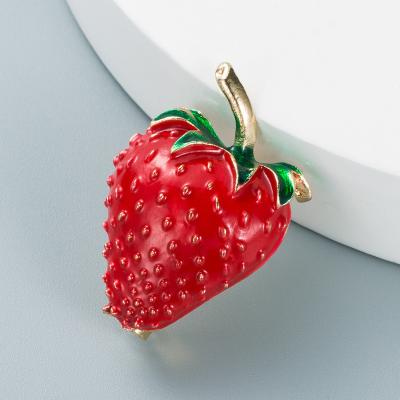 China Wholesale Fashion Cute Ladies Strawberry Brooch Women Designer And Metal Brooches Pins Korean Rhinestone Brooch Pins Enamel Brooch Hijab for sale