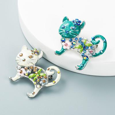 China Cartoon Women Designer Anime Cat Brooch Crystal and Pins Metal Brooch Rhinestone Enamel Brooch Wholesale Luxury Hijab Scarf for sale