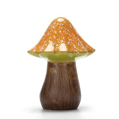 China 2020 hot selling folk art Christmas ornaments for the garden, large ceramic mushroom figurines for sale