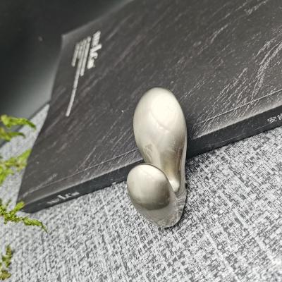 China Stocked New Design Hot Quality Bedroom European People Love Zinc Alloy Clothes Hook for sale