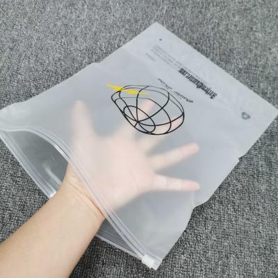 China Recyclable Custom Apparel T-shirt Zipper Lock Style Clear Zipper Plastic Packaging Packing Bag for sale