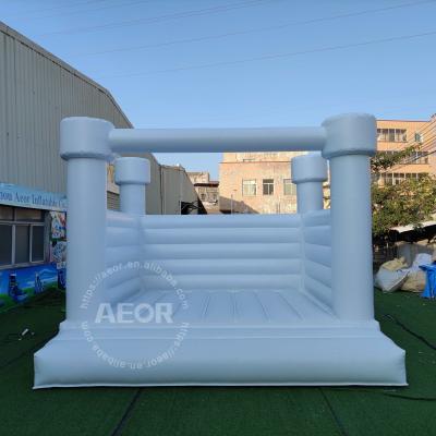 China White Bounce House Buitenopblaasbaar Spring House Commercieel Bounce House Te koop