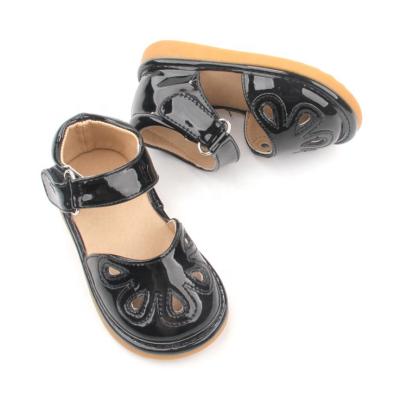 China Newborn Baby Sandals Shoes Summer Newborn PU Fashion PU Rubber Squeaky Shoes Baby Sandals for sale