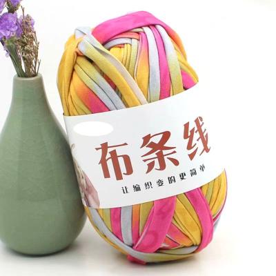 China Wuge Fancy Anti-pilling Crochet Thread 100% Polyester T-shirt Yarn For Handbag Knitting for sale