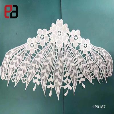 China Fashion Water Soluble Shoulder Lace Mirror Pair Tulle Embroidery Lace Applique By Pair for sale