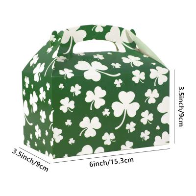 China Recyclable Clover Candy Cake Gift Box With Handle Favor Party Supplies for sale