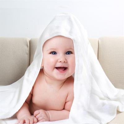 China Infant 100% Absorbent White Cotton Newborn Child Safe Infant Wrap Hooded Bath Towel for sale