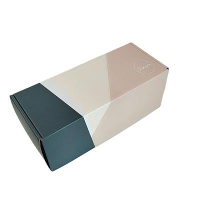 China Hot Sale Custom Printing Corrugated Paper Packaging Recyclable For Clothes Shipping Paper Gift Box for sale