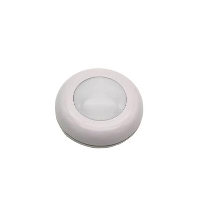 China Modern RGB LED Night Light for Kids Dusk to Dawn Ideal for Bedroom Kitchen Low White Remote Control Night Light for sale