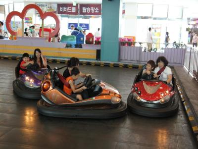 China Metal Adult Bumper Cars Customized Children Indoor Playground Commercial Outdoor Public Playground for sale