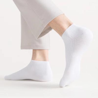 China Sporty Popular Hot Selling OEM Customize Plain Short Cut Knitting Solid Breathable Soft Comfortable Cotton Low Ankle Socks For Men for sale