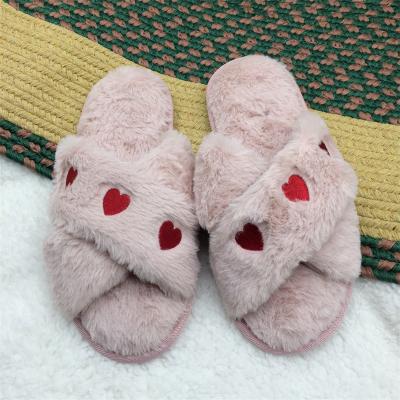 China Fashion Trend Plush Women's Slippers Luxury Soft Fur Non-slip Home Slippers For Women for sale