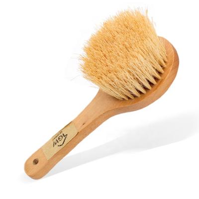 China All Natural BSCI FSC OEM LOGO All Natural Short Handle Body Shower Brush Sisal Dry Bath Brush for sale