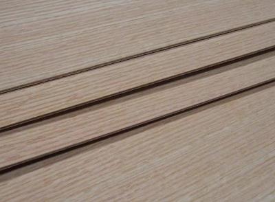 China Straight Grain Red Oak Wood Veneer Sheets Decorative Panel for sale