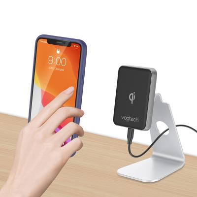 China Hot Selling 15w Smart Phone Fast Qi Certified 10w Wireless Stand Mega Charging Safe Charger With High Quality for sale