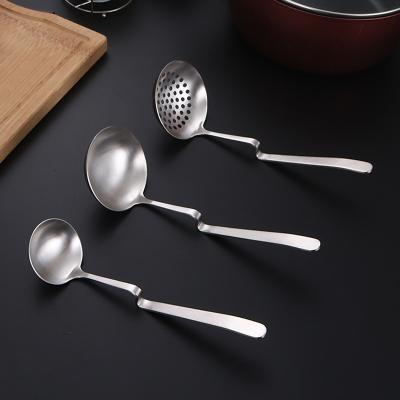 China Metal Amazon 304 Stainless Steel Soup Pocket Strainer Spoon Kitchen Dish Tools Cooking Kitchen Utensils Kitchen Dish Soup Set Shell for sale