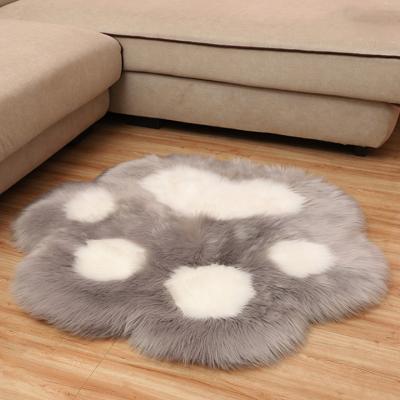 China Washable Fur Rug Bear Paws Shapes Ultra Soft Area Rugs Fluffy Blankets For Kids Bedroom Bedside Room Decor Blanket for sale