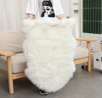 China New Amazon Faux Fur Blanket Plush Bedroom Blankets Living Room Fluffy Carpet Area Washable Warm White Gray Area Rug for sale