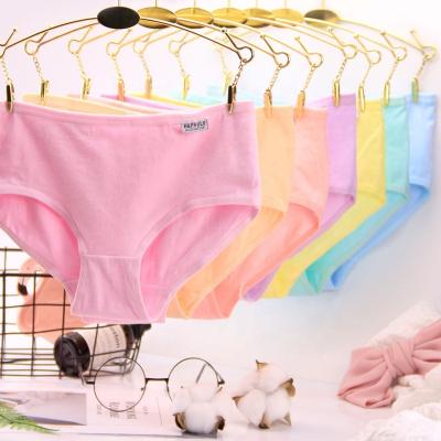 China Girl Wedge Triangle Solid Color Cotton Crotch Panties Antibacterial Hot-selling Classic Mid-Rise YCH Developmental Children's Underwear Girl for sale