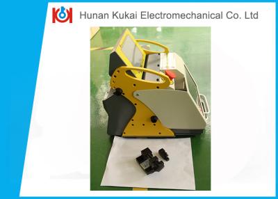 China Duplicate Car Key Cutting Machinery Table Top with Multi Language for sale