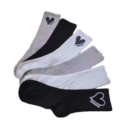 China QUICK DRY Medium Love Embroidered Tube Black Chapter Bonded Leisure Women's Medium Sports Street Socks Cloth Tube Socks for sale