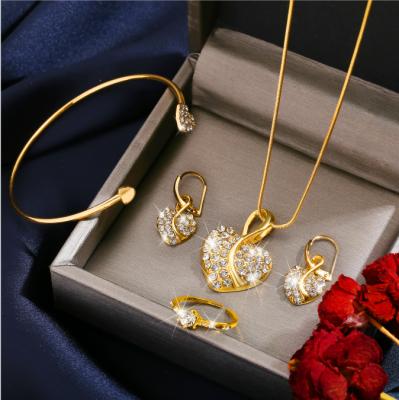 China 4pc Luxury Heart CLASSIC Diamond Pendant Necklace Bracelet Earring Ring Set for Women Jewelry Party for sale