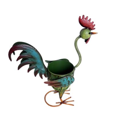 China Garden Minimalist Creative Wholesale Metal Rooster Shape Flower Fine Green Planter for sale