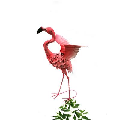 China Lovely farmhouse decoration flymingo outdoor statue pink animal dlamingo sculpture for sale