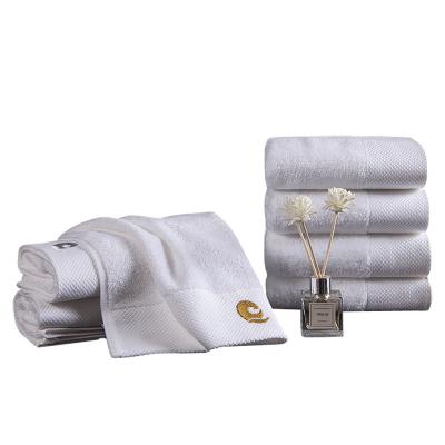 China Compressed 800 gsm600gsm bathroom towel with logo, 100% white cotton hotel towel set with logo for sale