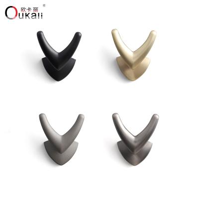 China Antique Wall Mounted Single Oukali Hook Bedroom Zamak High Quality Durable Metal Toilet Robe Coat Hooks for sale