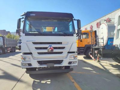 Cina HOWO Equipaggiamento di gru montate su camion 12 tonnellate XCMG per sollevamento 6X4 LHD 400HP in vendita