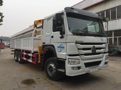 Cina Il camion di HOWO ha montato la gru mobile 5 tonnellate di 4X2 LHD ZZ1127G4215C1 in vendita