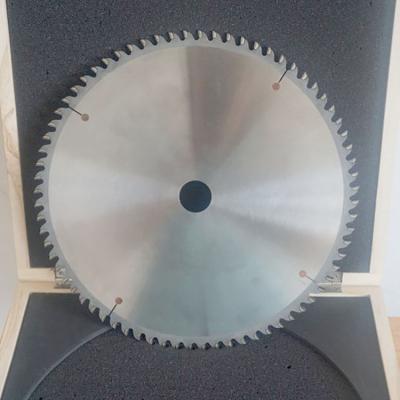 China 305*3.2/2.2*30*96T PCD Chip Board Diamond Tip Circular Saw Blades For Cutting Wood for sale