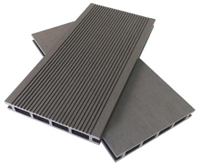 China Ultra-Durable WPC Composite Decking Boards for Outdoor Living Spaces for sale