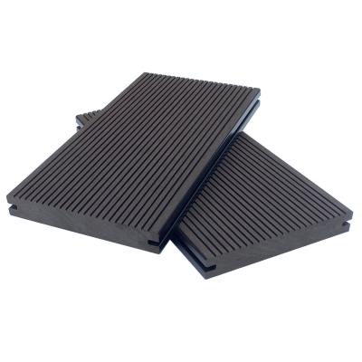 China Tableros de cubierta compuesto gris con ranuras WPC Decking Antracita 150mm en venta