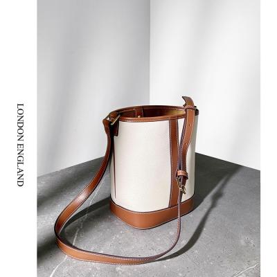 China New Retro Water Resistant Bucket Bag For Women Custom Fashion Leather Italian Single Shoulder Cross - Body Bags for sale