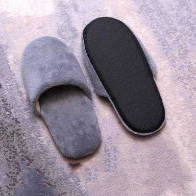 China Beautiful Appearance Customized Size Super Soft And Comfortable One Time Soft Hotel Slipper Hotel Slipper For Spa for sale