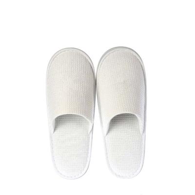 China Super soft and comfortable high quality product customized white color hotel amenity slippers hotel slippers for sale