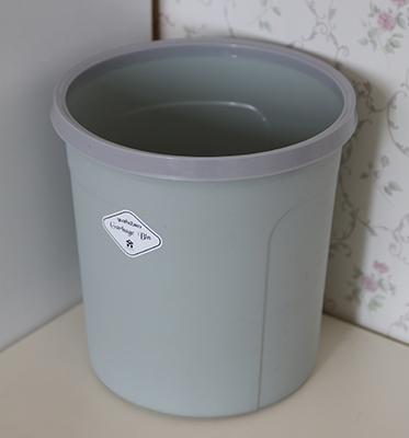 China New Arrival Factory Supply Cheap Family Trash Can Office Dust Box for sale