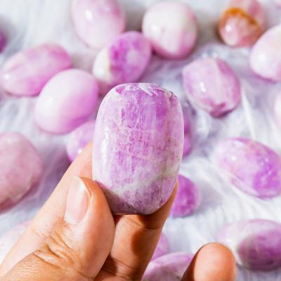 China China high quality natural kunzite crystals healing stones tumbled quartz for wedding keepsakes for sale