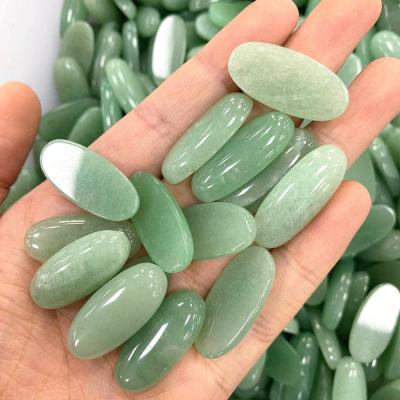 China China Wholesale Crystal Treatment Stone Crystal Pendants People Hand Opens Crystal Strawberry For Inlay Green for sale