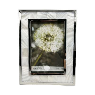 China Simple luxury modern model room decoration Europe light quality metal photo frame decoration for sale