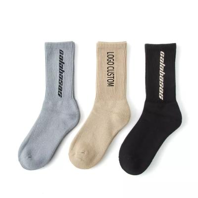 China Wholesale Custom Sporty Men's Shear Knit Embroidered Basketball Crew Socks Sports Terry Hip-Hop Cycling Socks With Logo for sale