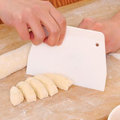 China Beef Tallow Butter Scraper Cake Scraper Board Scratch Board Viable Hot Selling Plastic Plastic Blade for sale